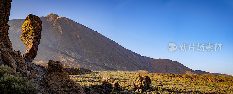 El Teide火山和Roque Cinchado火山，从Roques de García, Teide国家公园(国家Teide公园)，特内里费，加那利群岛，西班牙